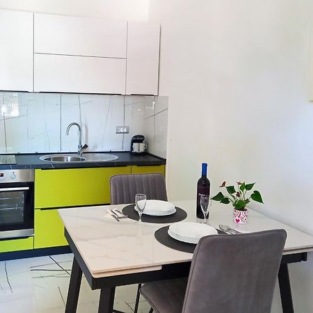 Apartments Nela プーラ エクステリア 写真